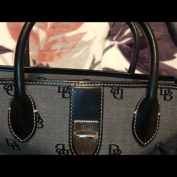 Dooney and Burke classic print black purse - Picture 3 of 5
